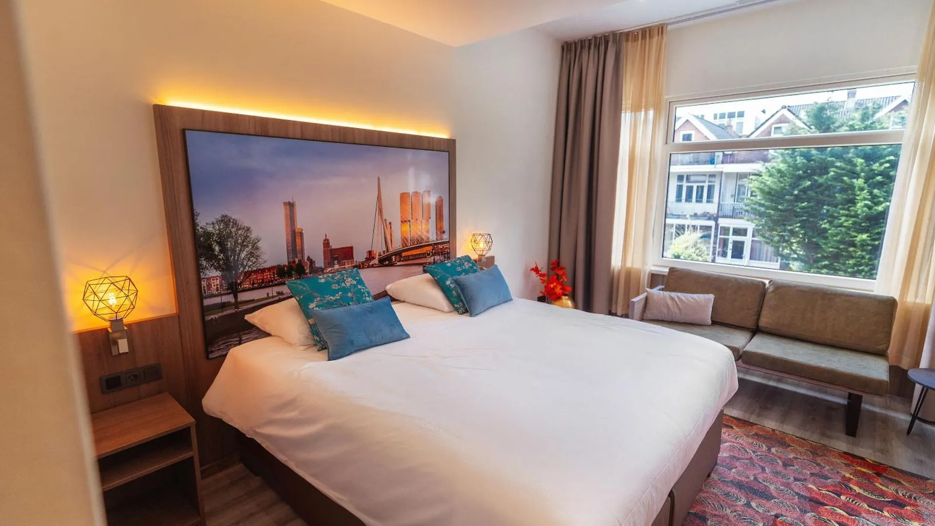 Hotel Milano Rotterdam 3*,